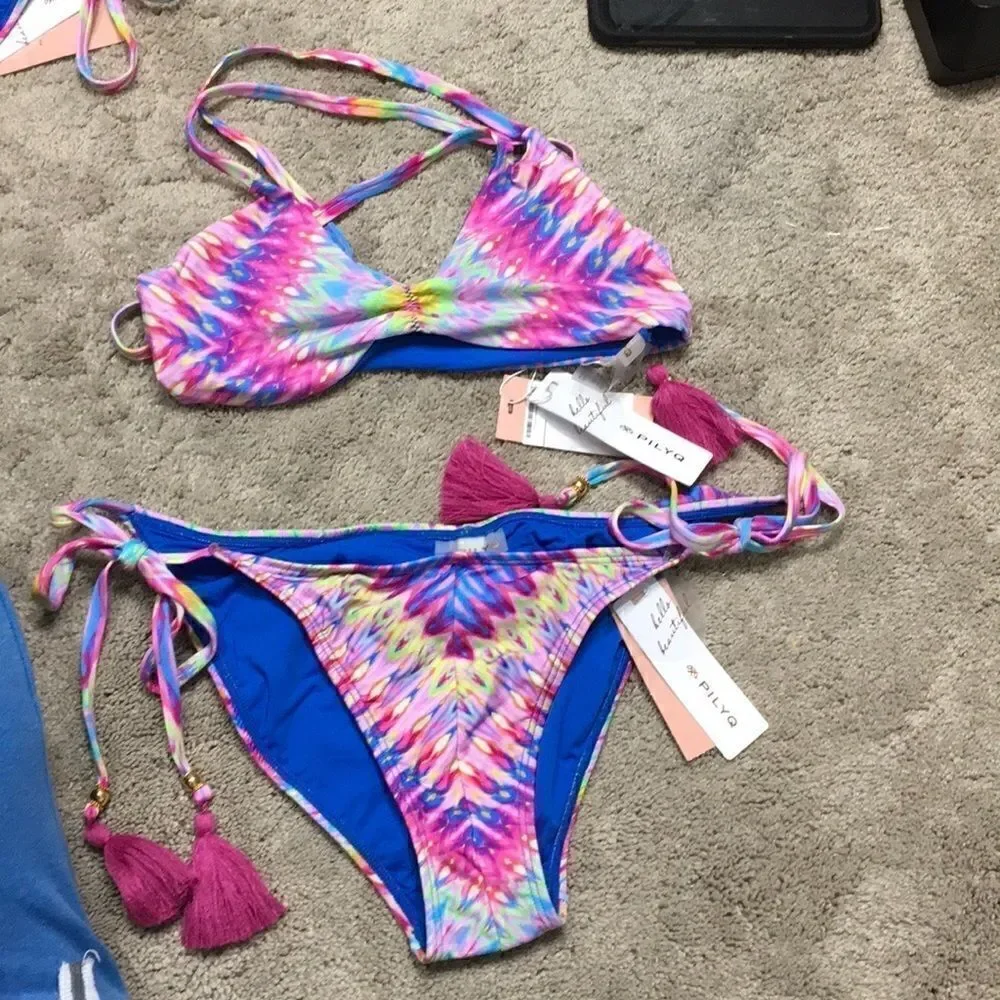 PILYQ Modeea bikini with reversible top. S-top/M-bottom. NWT